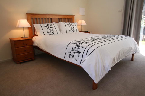 Richmond Coachmans Rest - Great Ocean Road Tourism 7