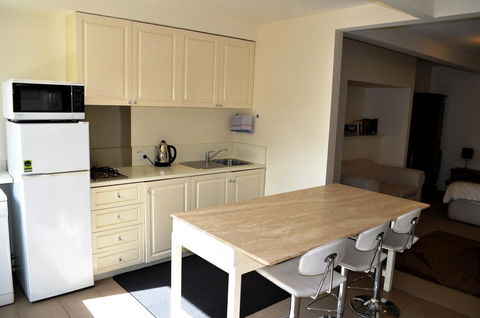 Belton Apartments-Hedge Cottage - Great Ocean Road Tourism 9