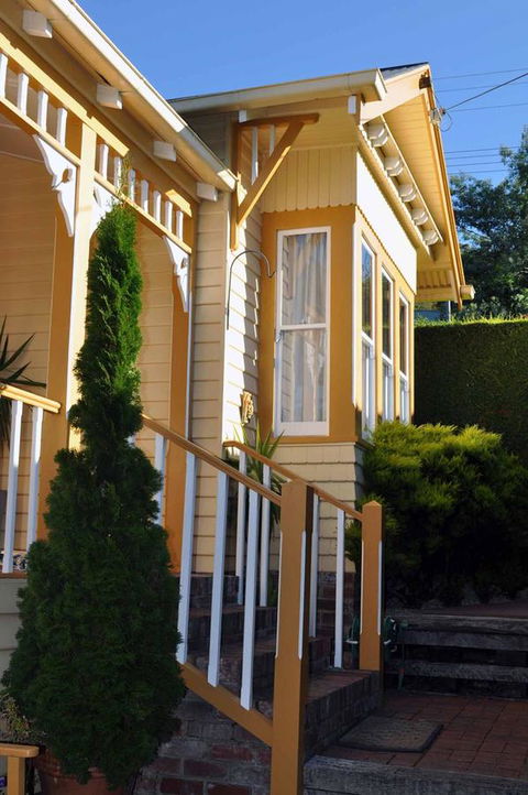 Belton Apartments-Hedge Cottage - Great Ocean Road Tourism 0
