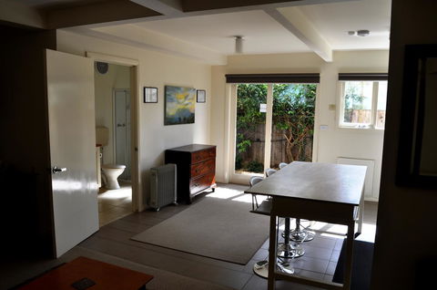 Belton Apartments-Hedge Cottage - Great Ocean Road Tourism 2