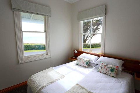 @ The Beach & Not Quite @ The Beach Holiday Cottages - Stanley - Great Ocean Road Tourism 10