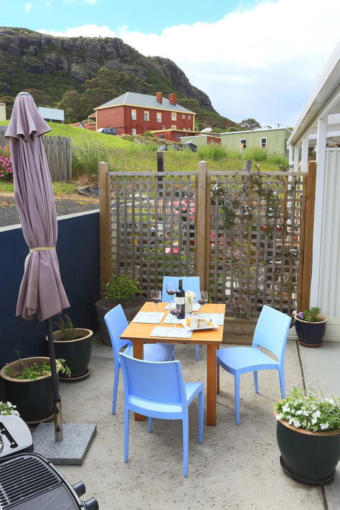 @ The Beach & Not Quite @ The Beach Holiday Cottages - Stanley - Great Ocean Road Tourism 25