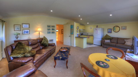 Birchwood On The River - Devonport, Tasmania - Self-Contained And Self-Catering Accommodation - Great Ocean Road Tourism 17