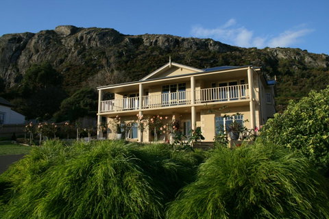 On The Terrace - Great Ocean Road Tourism 0