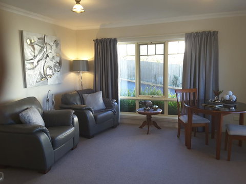 On The Terrace - Great Ocean Road Tourism 33
