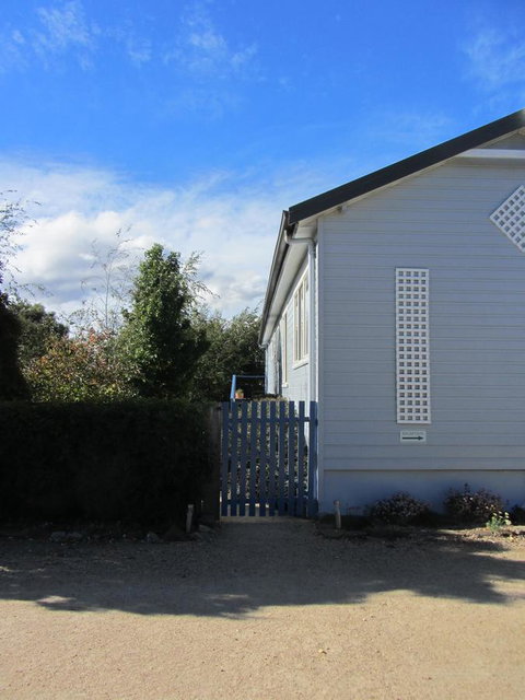 Elm Trees Accommodation @ Ross - Great Ocean Road Tourism 3
