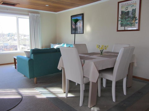 Elm Trees Accommodation @ Ross - Great Ocean Road Tourism 13