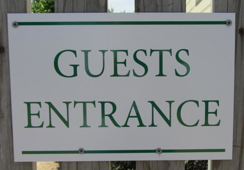 Elm Trees Accommodation @ Ross - Great Ocean Road Tourism 8