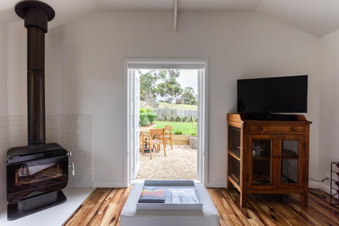 A Cottage In Richmond - Great Ocean Road Tourism 4