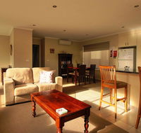 Hobart Villa - Great Ocean Road Tourism