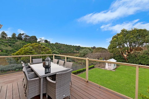 Nevertire - Great Ocean Road Tourism 0