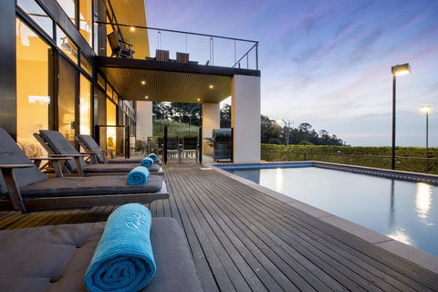 Newhaven Luxury Family Home With Bay Views, Large Pool, Jacuzzi, Tennis Court, Playground - Great Ocean Road Tourism 0