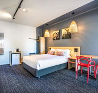 Nightcap at Gateway Hotel - Great Ocean Road Tourism