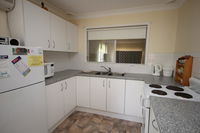 NORTH HAVEN SEA BREEZE - 9 David Campbell St  North Haven