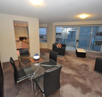 North Sydney Fully Self Contained Modern 2 Bed Apartment 2207BER - Great Ocean Road Tourism