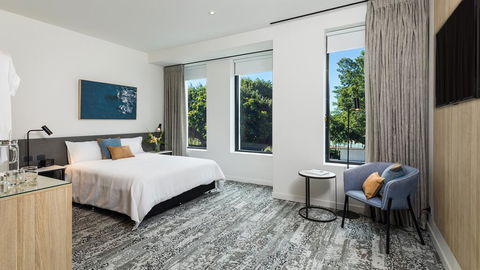 Oaks Cairns Hotel - Great Ocean Road Tourism 0