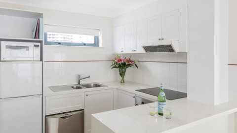 Oaks Gold Coast Calypso Plaza Suites - Great Ocean Road Tourism 2