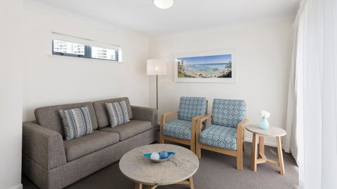 Oaks Gold Coast Calypso Plaza Suites - Great Ocean Road Tourism 1