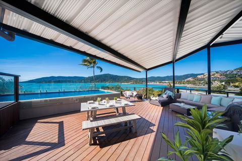 Oasis On Oceanview - Airlie Beach - Great Ocean Road Tourism 1
