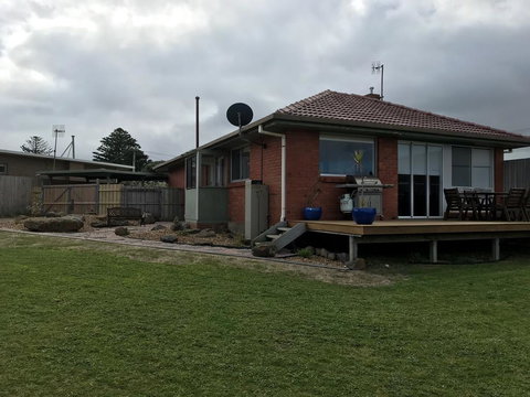 OCEAN BREEZE - Great Ocean Road Tourism 1