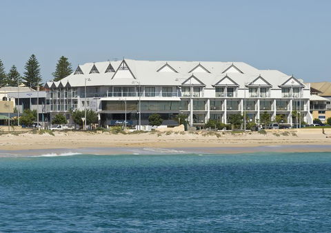 Ocean Centre Hotel - Great Ocean Road Tourism 0