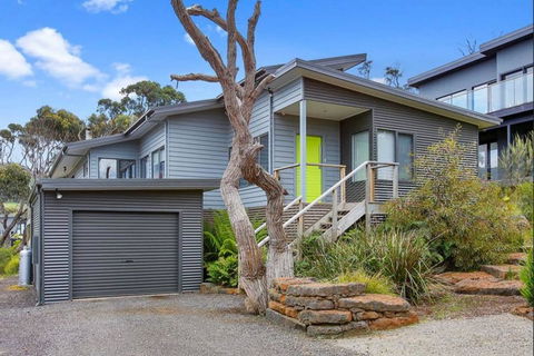 OCEAN ESCAPE - The Ultimate Luxury Beach House - Great Ocean Road Tourism 1