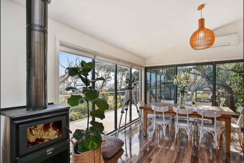 OCEAN ESCAPE - The Ultimate Luxury Beach House - Great Ocean Road Tourism 0