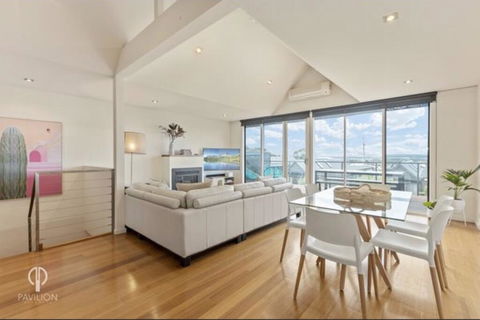 Ocean Grove House With Fantastic Ocean Views - Great Ocean Road Tourism 3