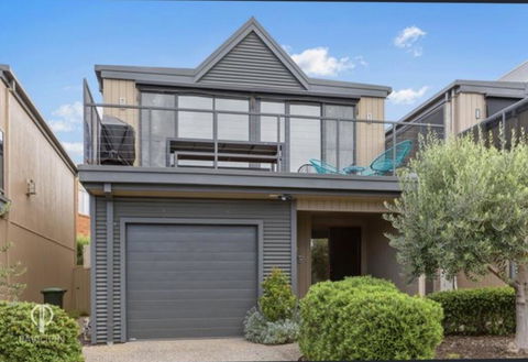 Ocean Grove House With Fantastic Ocean Views - Great Ocean Road Tourism 1