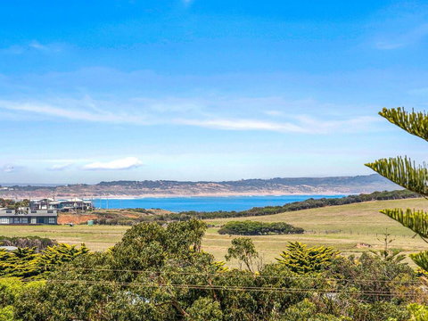 Olive Grove - Great Ocean Road Tourism 1