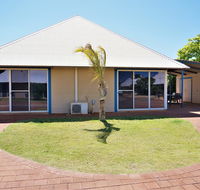 Osprey Holiday Village Unit 109 - Pleasant 3 Bedroom Holiday Villa with a Pool in the Complex - Great Ocean Road Tourism