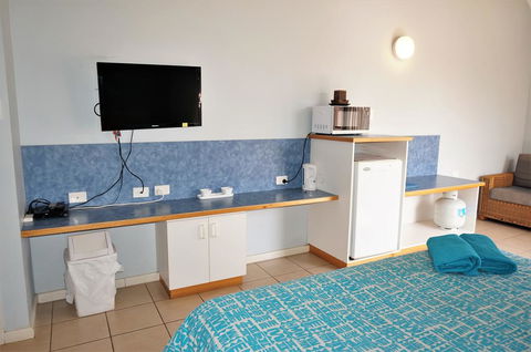Osprey Holiday Village Unit 222-1 Bedroom - Great 1 Bedroom Studio Apartment With A Pool In The Complex - Great Ocean Road Tourism 3
