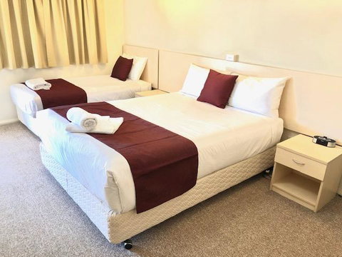 OVERLANDER MOTOR LODGE - Great Ocean Road Tourism 1