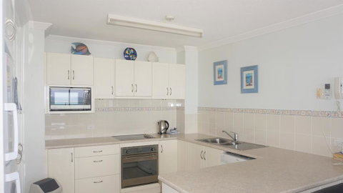 Pacific Surf Absolute Beachfront Apartments - Great Ocean Road Tourism 2