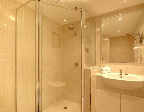 Pacific Surf Absolute Beachfront Apartments - Great Ocean Road Tourism 1