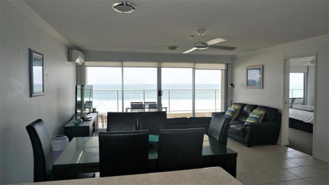 Pacific Surf Absolute Beachfront Apartments - Great Ocean Road Tourism 3