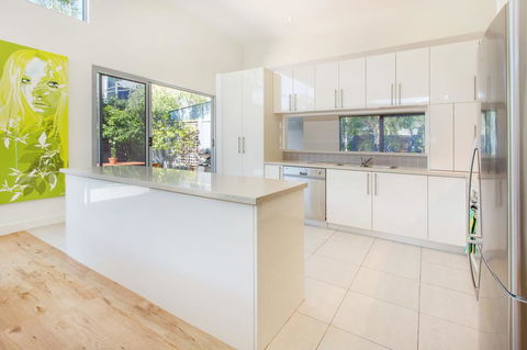 PALM COURT RETREAT - MORNINGTON - Great Ocean Road Tourism 3