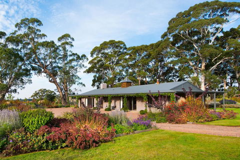 Paul Bangay The Farmhouse - Great Ocean Road Tourism 0