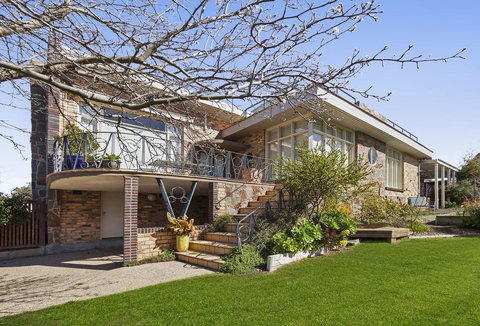 Paw Up Luxury Villa In Rye - Great Ocean Road Tourism 1
