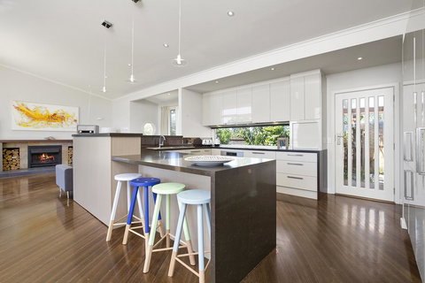 Paw Up Luxury Villa In Rye - Great Ocean Road Tourism 3