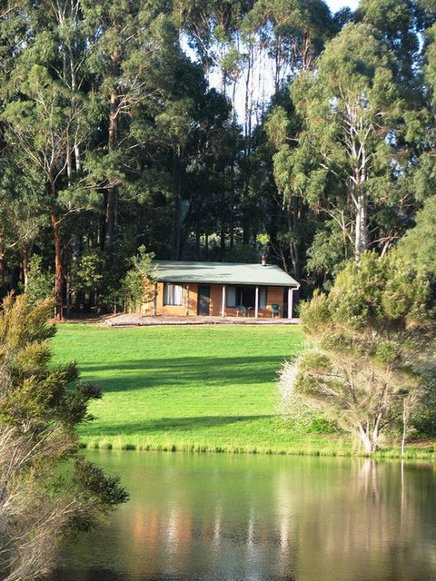 Pemberton Lake View Chalets - Great Ocean Road Tourism 3
