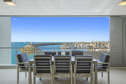 Peninsula Airlie Beach - Great Ocean Road Tourism 0
