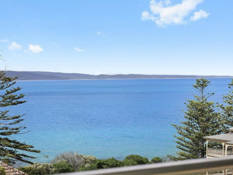 POINT GREY APARTMENT ONE - VIEWPOINT - Great Ocean Road Tourism 0