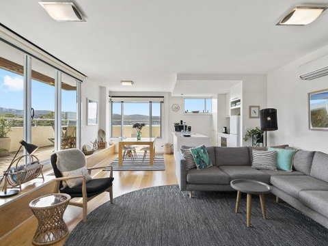 POINT GREY APARTMENT ONE - VIEWPOINT - Great Ocean Road Tourism 2