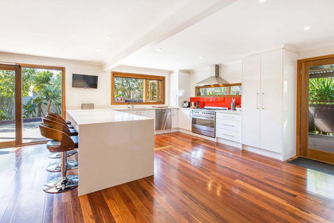 POINT LEO BEACH HOUSE - POINT LEO - Great Ocean Road Tourism 1