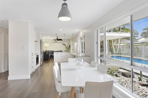 Poolside Noosa Oasis - Pet Friendly - Great Ocean Road Tourism 1