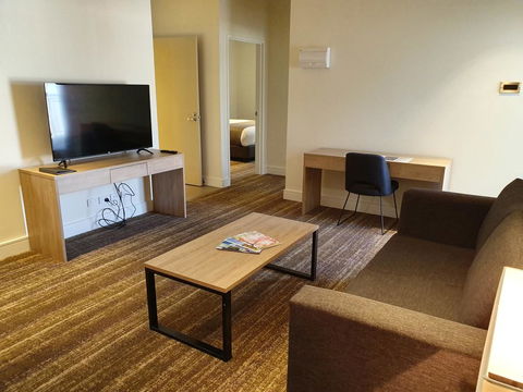 Porter's Plainland Hotel - Great Ocean Road Tourism 1