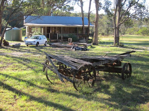 Possum's Hollow And Hooter's Hut - Great Ocean Road Tourism 1