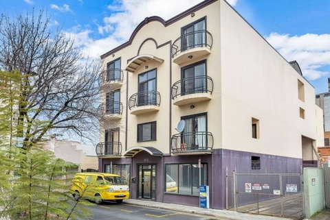 Private Room In City Central! - Great Ocean Road Tourism 3