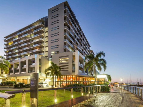 Privately Owned Hotel Room By Cairns Marina 222 - Great Ocean Road Tourism 1
